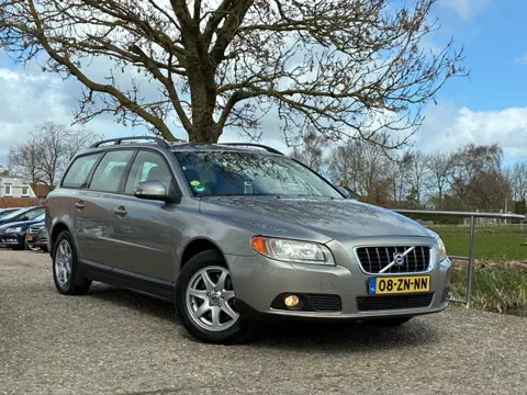 Volvo V70 2.5T Kinetic | LEder + Navi + Clima + Cruise nu €8.975,-!!