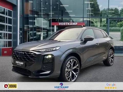 AUDI Q3 1.5 TFSI E-HYBRID 272PK S-LINE CAMERA/PANO-DAK/ELEK-KLEP/ACC/STOELVERW