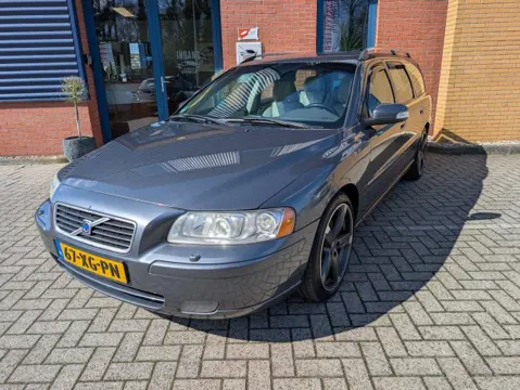 VOLVO V70 2.4 D5 EDITION SPORT,stoelverw, Trekhaak, Cruise, Navi, Airco