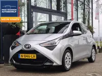 Toyota Aygo 1.0 VVT-i x-play | Navigatie via Smertphone | Apple Carplay | Airconditioning | Parkeerc