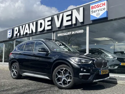 BMW X1 sDrive20i High Executive 192pk/141kW Automaat | Panodak | Afneembare trekhaak | Vol leder | C