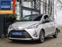 Toyota Yaris 1.5 Hybrid | Navigatie | Lederen bekleding | Schuif/kanteldak | Climate Control | Licht