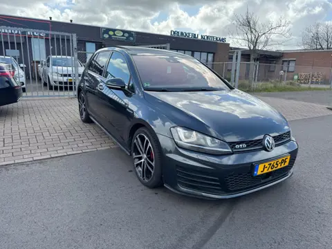 Volkswagen Golf 2.0 TDI GTD PANO-LINE-ASSIST-NAVI