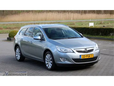Opel Astra Sports Tourer 1.4 Turbo Cosmo | 2011 | Cruise | Airco |