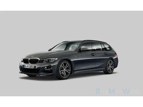 BMW 3-serie Touring 320i Executive Edition | M pakket | pano | trekhaak