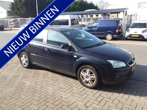 Ford FOCUS Wagon 1.6-16V Ghia (bj 2006, automaat)