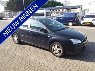 Ford FOCUS Wagon 1.6-16V Ghia (bj 2006, automaat)