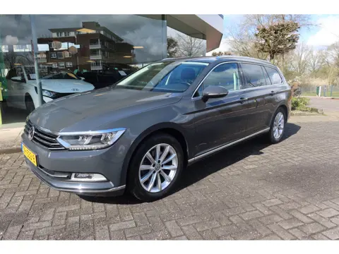 Volkswagen Passat Variant 1.5 150PK TSI Highline DSG I TREKHAAK