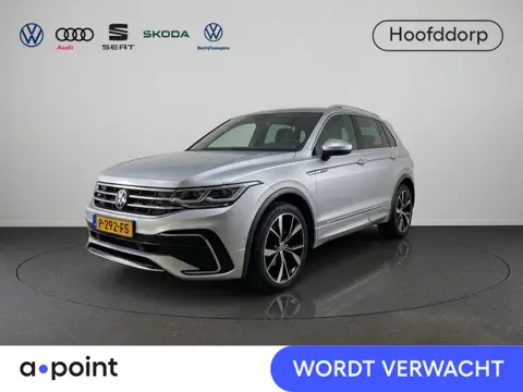 Volkswagen Tiguan 1.5 TSI R-Line 150 pk Automaat (DSG) | Navigatie | Panoramadak | Trekhaak (wegklap