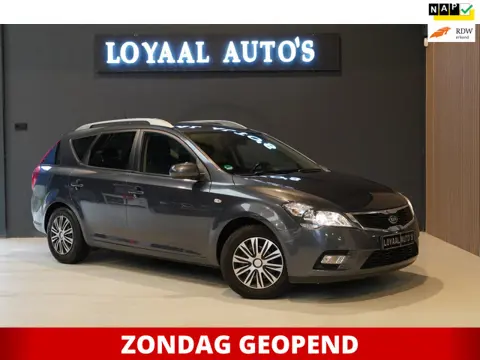 Kia Cee'd 1.4 CVVT Seven Business | AIRCO | CRUISE | TREKHAAK | ELEK.RAMEN | APK | NAP.