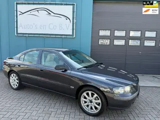 Volvo S60 2.4 Edition Automaat Airco Cruise YOUNGTIMER 17" Afn trekhaak NL Auto NAP Zeer nette staat