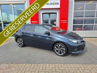 Toyota Auris 1.8 Hybrid Dynamic Limited met trekhaak