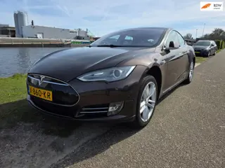 Tesla Model S 85 Performance