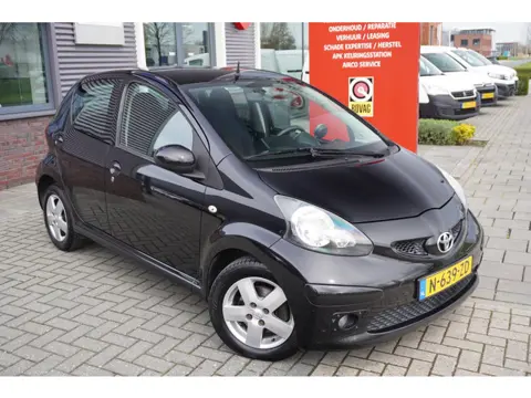 Toyota Aygo 1.0-12V + / Bluetooth / Navi / Airco