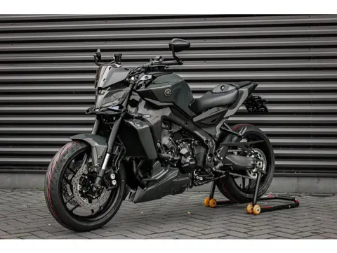 Yamaha Tour MT- 09 ABS 119PK 2025 NEW CUSTOM PAINT / COMPLETE DOCUMENTATIE / CUSTOM SC EXHAUST / QUI