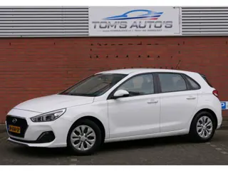 Hyundai I30 1.0 T-GDI i-Motion. stoel/stuur verwarming. trekhaak. airco. 6bak