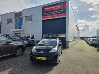 Peugeot 107 1.0-12V XR