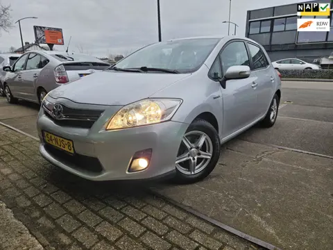 Toyota Auris 1.8 Full Hybrid Dynamic GARANTIE