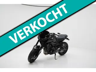 Yamaha Tour MT-09 ABS AKRAPOVIC UITLAAT