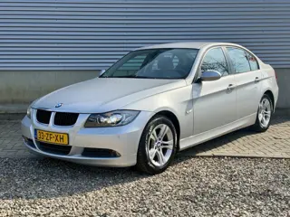 BMW 3 Serie 318i Business Line [  2e eig,dealer oh,nieuwstaat, xenon ]