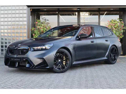 BMW M5 Touring | Keramisch, Carbon in/ex, Bowers&Wilkins, Panoramadak, Trekhaak, Zitklima, Stuurverw