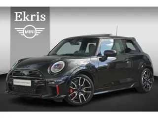 MINI 3-deurs JCW | Pakket XL | Panoramadak | Harman Kardon | Driving Assistant Plus | Stoel & Stuurv