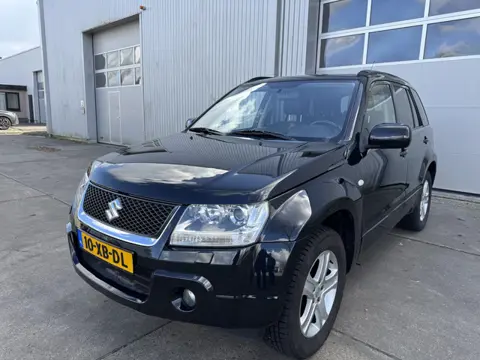 Suzuki Grand Vitara 2.0-16V High Executive AUTOMAAT TREKHAAK AIRCO. NW. APK.