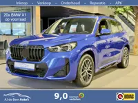 BMW X1 xDrive25e High Executive M-Sport | Panorama | HUD | 360 Camera | Stoelverwarming | Carplay/An
