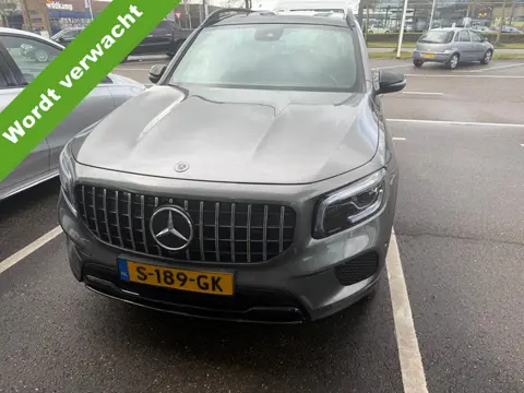 Mercedes-Benz GLB 200 Premium I Panorama dak I Widescreen I Stoelverwarming I Lederen Artico Interie