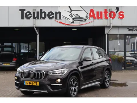 BMW X1 xDrive20i Centennial High Executive Navigatie, Trekhaak, Cruise control, Climate control, Sto