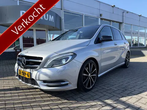 Mercedes-Benz B-Klasse 200 Ambition 156 PK Automaat..!! Panoramadak, Leder comf.intr, Navigatie, etc