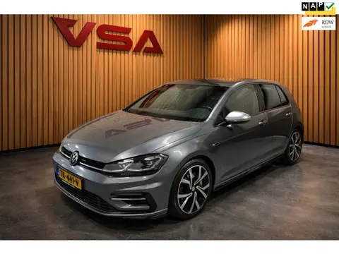 Volkswagen Golf 1.0 TSI Highline Business R|Virtual|Adaptive Cruise|Camera|Carplay|buiten en binnen 