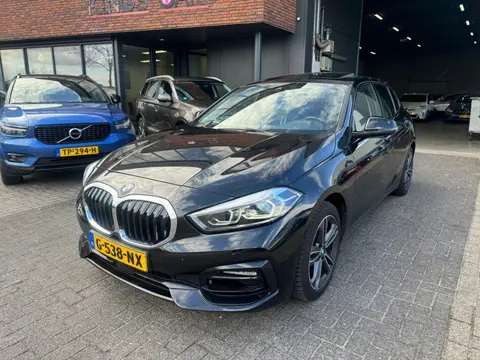 BMW 1-serie 118i Executive AUTOMAAT CAMERA DAK DEALER OH ORIG NL NAP