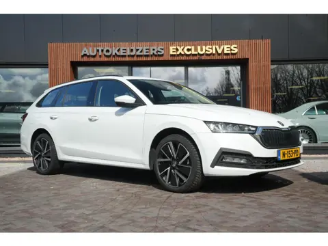 Skoda Octavia Combi 1.4 TSI iV PHEV Business Edition Adaptieve Cruise Virtual Dash Navi Trekhaak