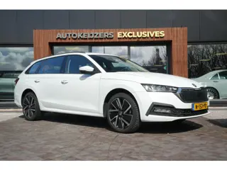 Skoda Octavia Combi 1.4 TSI iV PHEV Business Edition Adaptieve Cruise Virtual Dash Navi Trekhaak