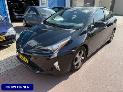 Toyota Prius 1.8 Executive met gebruikerssporen - vaste prijs Luxe uitvoering met LEDER, Lane Assist