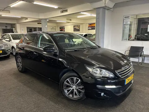 Peugeot 308 1.2 PureTech Style*NAP*Navi*Velgen (bj 2015)