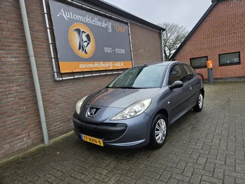 Peugeot 206+ 1.1 XR (bj 2011)