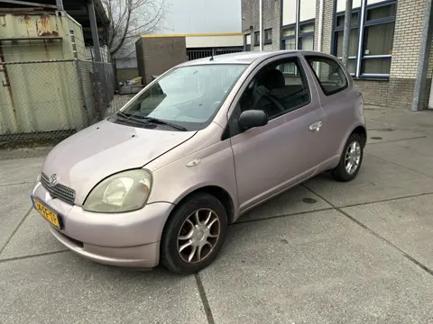 Toyota Yaris 1.0-16V VVT-i Luna (bj 2000)