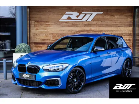 BMW 1-serie M140i High Executive **Sp.leder/Carplay/Alcantara stuur/BMW-Led**
