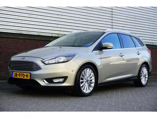 Ford Focus Wagon 1.0 Titanium/Nwe Distributieriem/Trekhaak/Navi/ Zeer compleet/2e Eigenaar.