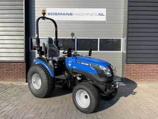 TE HUUR minitractor Solis / Farmtrac 26 HST €120,- per dag