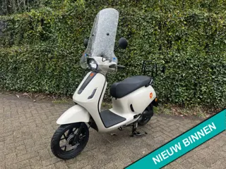 Yadea Owin 25-45km Electrische Scooter NIEUW STIJLVOL BETAAL