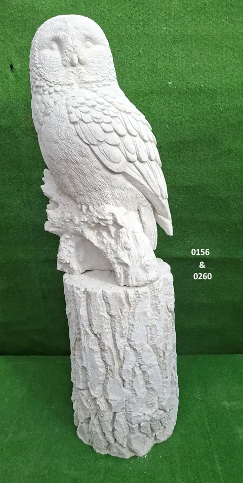 Uil met zuil boomstam. nr 0156 & 0260.