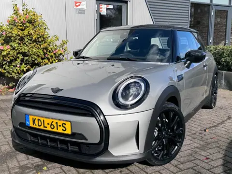 MINI MINI COOPER / SPORTSTOELEN LEDER / LED / CARPLAY / BTW