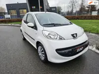 Peugeot 107 1.0-12V XR airco