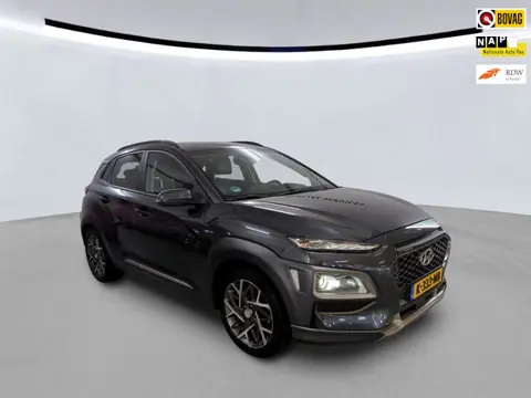 Hyundai Kona 1.6 GDI HEV Premium=NL+DEALER+Volleder+Led+Navigatie+Camera+stoel-verw+Krell-Audio+18"l