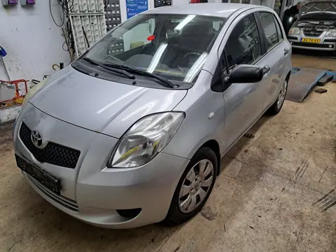 Toyota Yaris 1.0 VVTi Spirit *Nieuw Binnen, wordt gereed gemaakt*