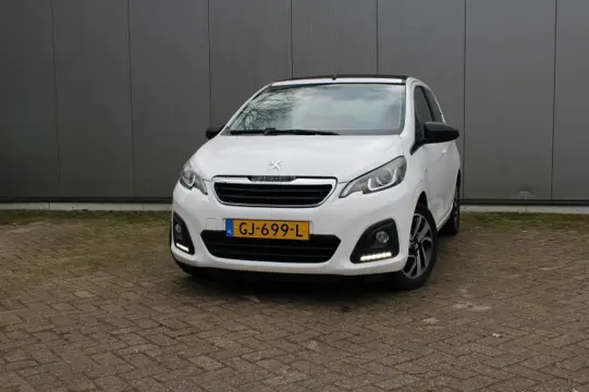 PEUGEOT 108 