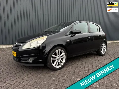 Opel Corsa 1.4-16V Cosmo ( CRUISE CONTROL + LM VELGEN )